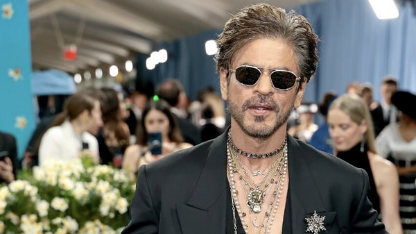 ‘I’m Shah Rukh’: ‘Nervous’ King Khan introduces himself at Met Gala; netizens say ‘History meets humility’ | Watch